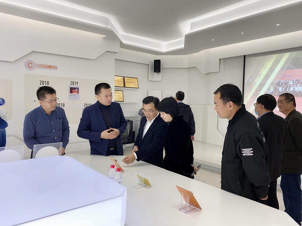 臺州市副市長蔣冰風(fēng) 玉環(huán)市副市長李丹佳一行赴里陽半導(dǎo)體參觀調(diào)研